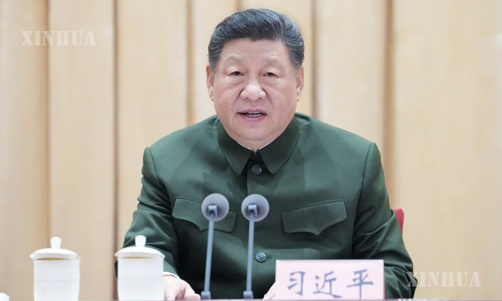 တရုတ်ကွန်မြူနစ်ပါတီ ဗဟိုကော်မတီ အထွေထွေအတွင်းရေးမှူးချုပ်၊ တရုတ်နိုင်ငံ သမ္မတနှင့် ဗဟိုစစ်ကော်မရှင် ဥက္ကဋ္ဌ ရှီကျင့်ဖိန် တရုတ်နိုင်ငံ မြို့တော်ပေကျင်း၌ တပ်မတော် အဆင့်မြင့်အရာရှိကြီးများမွမ်းမံသင်တန်း အခမ်းအနား၌ မိန့်ခွန်းပြောကြားနေပုံကို ၂၀၂၆ ခုနှစ် ဧပြီ ၈ ရက်က တွေ့ရစဉ် (ဆင်ဟွာ)