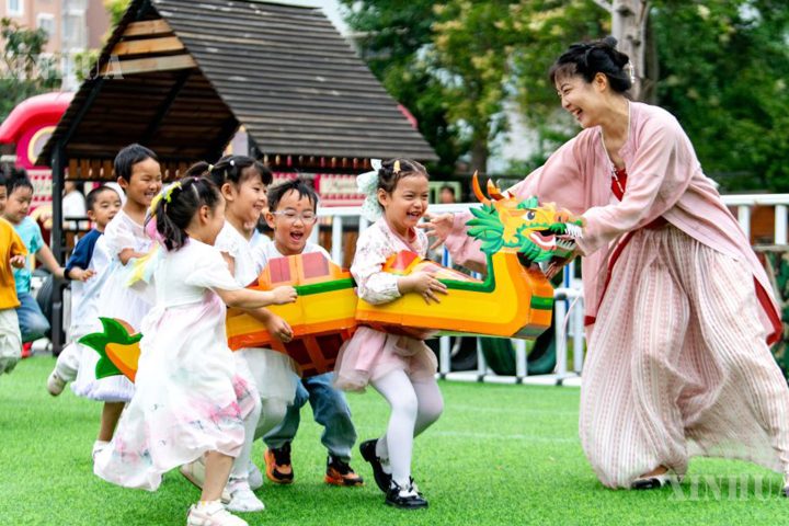 အမျိုးစုံလင်သော ရိုးရာဓလေ့များဖြင့် တွမ်းဝူပွဲတော်အား ကြိုဆို