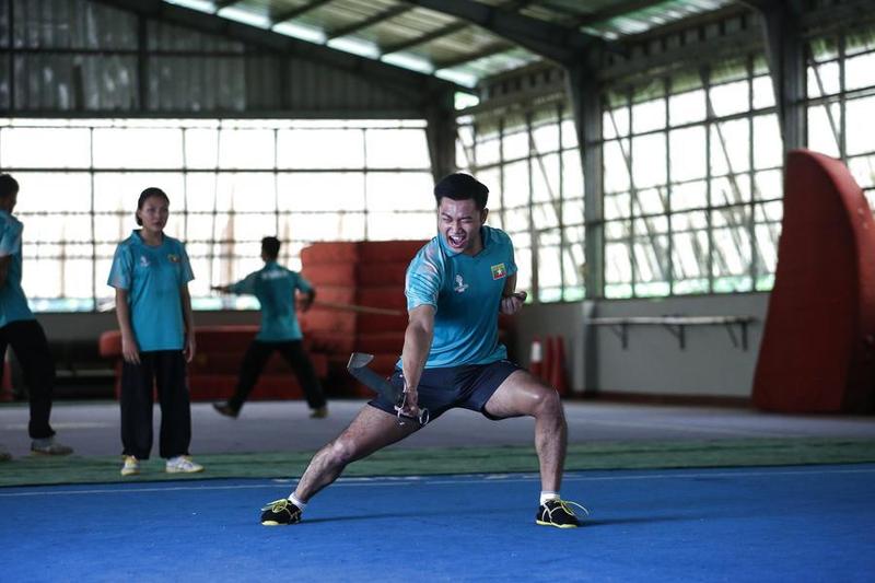 မြန်မာနိုင်ငံ ရန်ကုန်မြို့တွင် လေ့ကျင့်ရေးပြုလုပ်နေသော မြန်မာနိုင်ငံ အမျိုးသားဝူရှူးအဖွဲ့မှ အားကစားသမားတစ်ဦးကို ၂၀၂၆ ခုနှစ် ဇွန် ၁၅ ရက်က တွေ့ရစဉ် (ဆင်ဟွာ)