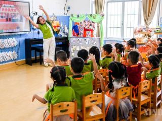 တရုတ်နိုင်ငံ ကွမ်ရှီး (ကျွမ့်) ဒေသက အခြေခံပညာဖွံ့ဖြိုးတိုးတက်ရေး ဝန်ဆောင်မှုများကို မြှင့်တင်လျက်ရှိ