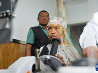 ကုန်းပြင်မြင့် ဦးနှောက်နှင့် ကွန်ပျူတာချိတ်ဆက်မှု ဆေးကုသရေး အသုံးချမှုစင်တာကို တရုတ်နိုင်ငံ လားဆမြို့၌ ဆိုင်းဘုတ်ဖွင့်လှစ်