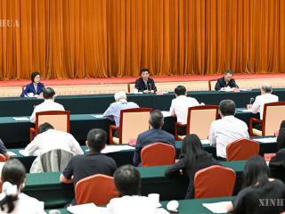 တရုတ်နိုင်ငံ၏ ထိပ်တန်း နိုင်ငံရေးအတိုင်ပင်ခံပုဂ္ဂိုလ်က စက်မှုလုပ်ငန်းစနစ် ခေတ်မီအသွင်ပြောင်းခြင်းကို အလေးထားပြောဆို