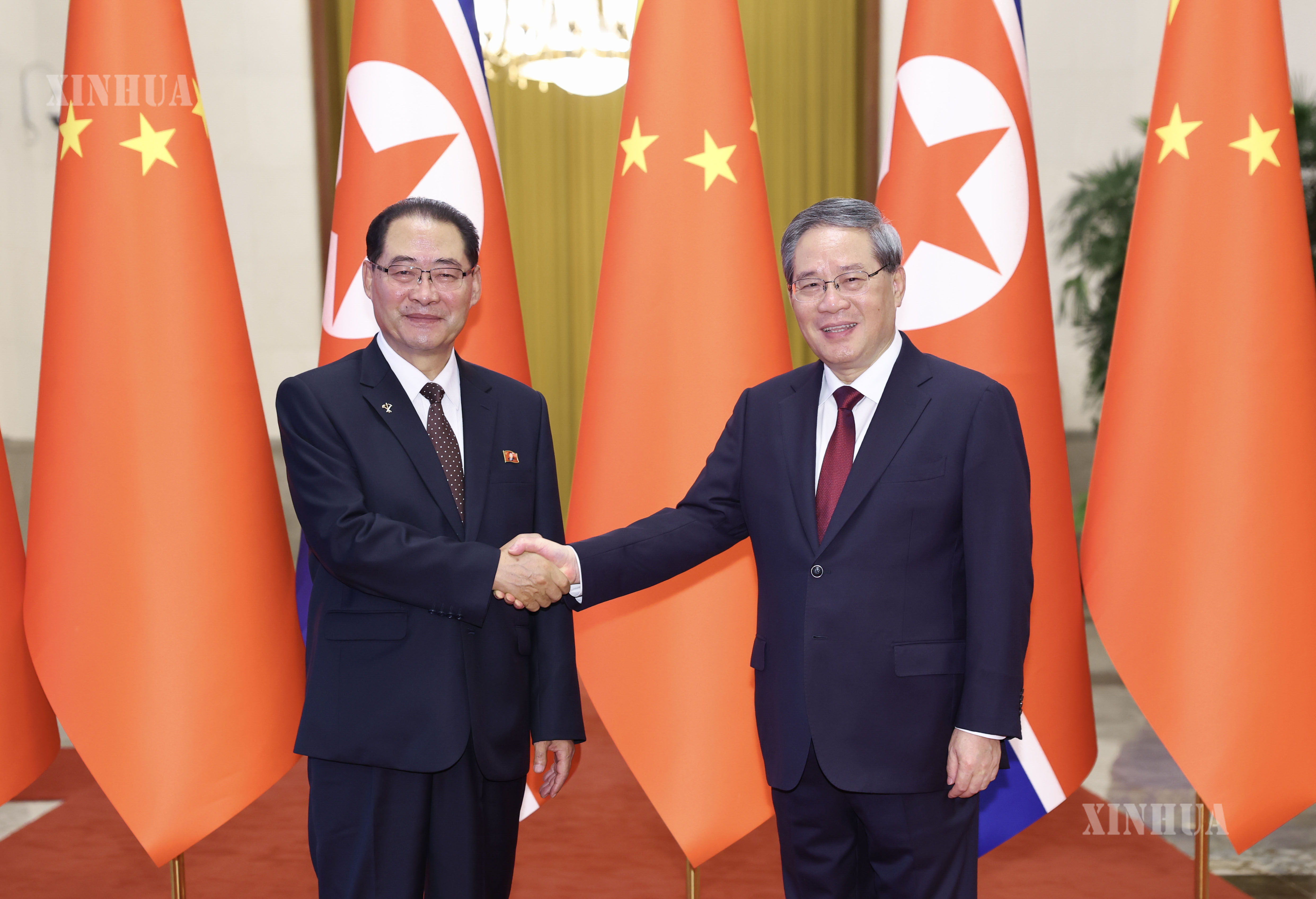 တရုတ်နိုင်ငံ ဝန်ကြီးချုပ်နှင့် မြောက်ကိုရီးယားနိုင်ငံ အစိုးရအဖွဲ့ ဝန်ကြီးချုပ် တွေ့ဆုံဆွေးနွေး