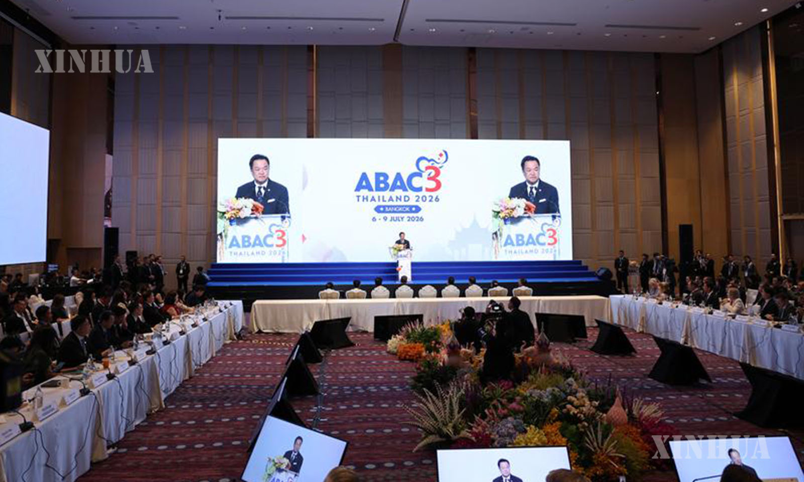 ထိုင်းနိုင်ငံ ဘန်ကောက်မြို့၌ ကျင်းပသည့် ၂၀၂၆ ခုနှစ် အာရှ-ပစိဖိတ် စီးပွားရေးပူးပေါင်းဆောင်ရွက်မှုအဖွဲ့အစည်း (APEC) စီးပွားရေးအတိုင်ပင်ခံကောင်စီ （ABAC）တတိယအကြိမ်အစည်းအဝေးတွင် ထိုင်းနိုင်ငံဝန်ကြီးချုပ် အနူတင် တက်ရောက်အမှာစကား ပြောကြားနေသည်ကို ၂၀၂၆ ခုနှစ် ဇူလိုင် ၇ ရက်က တွေ့ရစဉ် (ဆင်ဟွာ)