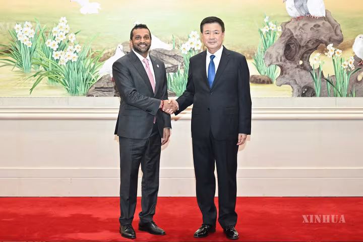 ဝမ်ရှောင်ဟုန်နှင့် အမေရိကန် ဖက်ဒရယ် စုံစမ်းစစ်ဆေးရေးဗျူရို (FBI) ညွှန်ကြားရေးမှူး Kash Patel တွေ့ဆုံဆွေးနွေး