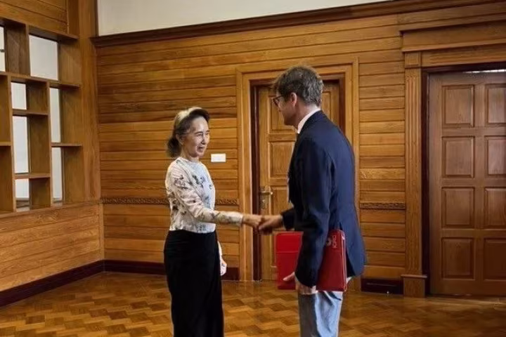 ICRC က ၎င်း၏ကိုယ်စားလှယ်နှင့် ဒေါ်အောင်ဆန်းစုကြည် တွေ့ဆုံခဲ့ကြောင်း အတည်ပြု