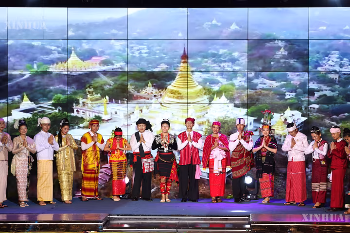 (အာရှ-ပစိဖိတ် အသိုက်အဝန်း) အနုပညာ၊ လက်မှုပညာရပ်များ၊ ‌ဆွေးနွေးမှုက ရန်ကုန်မြို့၌ ကျင်းပသည့် ယဉ်ကျေးမှုအခမ်းအနားပွဲတွင် တရုတ်နှင့် မြန်မာ ပြည်သူများကို ပေါင်းစည်းပေး