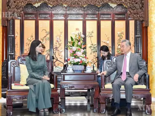 ဝမ်ရိနှင့် ဥဇဘက်ကစ္စတန် သမ္မတရုံး အကြီးအကဲ Saida Mirziyoyeva တွေ့ဆုံဆွေးနွေး