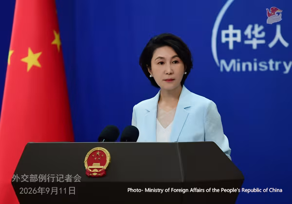 တရုတ်နိုင်ငံခြားရေးဝန်ကြီးဌာနက ပြုလုပ်သော ပုံမှန်သတင်းစာရှင်းလင်းပွဲ၌ ပြောရေးဆိုခွင့်ရှိသူ မော်နင် ရှင်းလင်းပြောကြားနေသည်ကို ၂၀၂၆ ခုနှစ် စက်တင်ဘာ ၁၁ ရက်တွင် တွေ့ရစဉ် (ဓာတ်ပုံ - Ministry of Foreign Affairs of the People’s Republic of China)