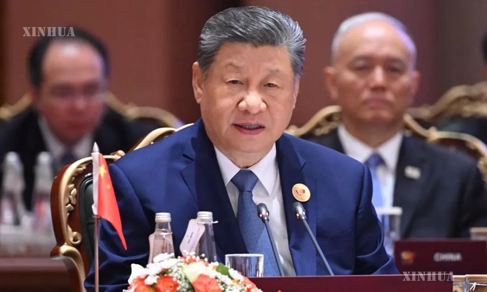 တရုတ်နိုင်ငံ သမ္မတ ရှီကျင့်ဖိန် အိန္ဒိယနိုင်ငံ နယူးဒေလီမြို့တွင် ကျင်းပသည့် ၁၈ ကြိမ်မြောက် BRICS ထိပ်သီးအစည်းအဝေး၏ အစည်းအဝေး ပထမပိုင်း၌ မိန့်ခွန်းပြောကြားနေပုံကို ၂၀၂၆ ခုနှစ် စက်တင်ဘာ ၁၂ ရက်က တွေ့ရစဉ် (ဆင်ဟွာ)