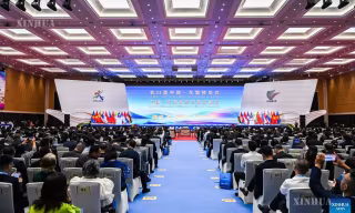 တရုတ်-အာဆီယံ ကုန်စည်ပြပွဲက ဘုံဖွံ့ဖြိုးတိုးတက်မှု အကျိုးအမြတ်များကို ဆောင်ကြဉ်းပေးဟု ကျွမ်းကျင်ပညာရှင် ပြောကြား
