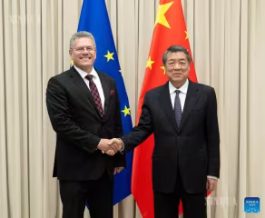 တရုတ်နိုင်ငံ ဒုတိယဝန်ကြီးချုပ်နှင့် ကုန်သွယ်စီးပွားလုံခြုံမှုဆိုင်ရာ ဥရောပကော်မရှင်နာ တွေ့ဆုံ