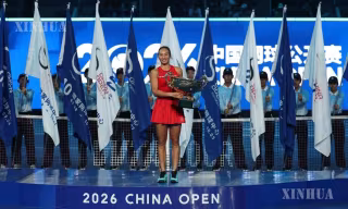 ကျိန့်ချင်းဝန် China Open ပြိုင်ပွဲတွင် WTA 1000 ချန်ပီယံဆုကို ပထမဆုံးအကြိမ် ရရှိ
