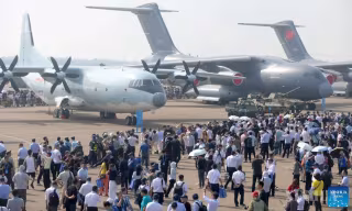 တရုတ်လေကြောင်းပြပွဲတွင် တရုတ်လေတပ်၏ ပင်မတိုက်ပွဲဝင် စစ်လက်နက်ပစ္စည်း အမျိုးမျိုးကို ပွဲဦးထွက်ပြသမည်