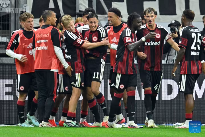 အက်ဘ်နူတာလစ်၏ နောက်ကျဂိုးဖြင့် ဖရန့်ဖွတ်အသင်း အိမ်ကွင်း ရှုံးပွဲကို အဆုံးသတ်