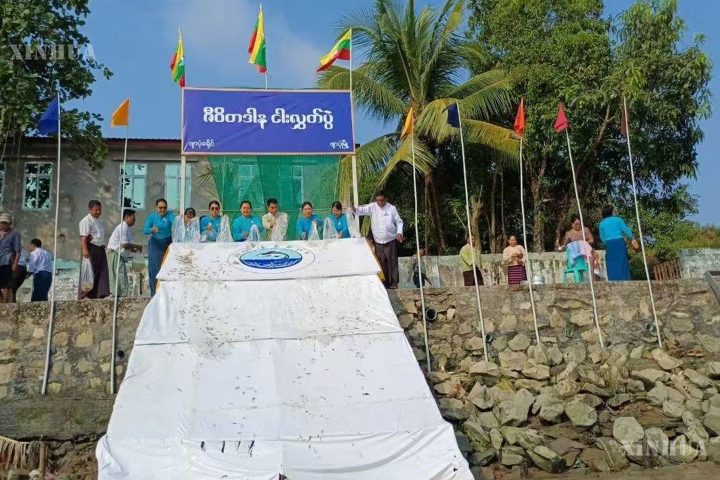 မြန်မာနိုင်ငံ ဧရာဝတီတိုင်းဒေသကြီး ဖျာပုံမြို့၌ ဇီဝိတဒါနငါးလွှတ်ပွဲအဖြစ် ငါးသားပေါက်ကောင်ရေ ၁၀,၀၀၀ လွှတ်ပေး